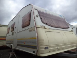 EXT. 1 R. CLASS 4300 EU. CARAVANA de 2 ambientes usada. CARAVANA Roller Class caravanas baratas