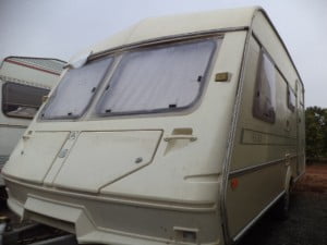 EXT. 1 ACE HERALD 3900 Caravana Inglesa ACE HERALD en Sevilla. caravanas baratas