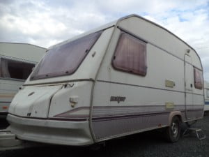 ¡¡REBAJAMOS DE NUEVO!! caravana de segunda mano - SPRITE - para dejar fija. Se le puede sacar la documentación.- VENDIDA. caravanas de ocasión EXT. 1 SPRITE MAYOR -- 3600 EUROS