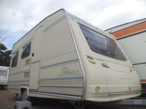 Caravana Caravelair seminueva en Sevilla -- VENDIDA. caravanas de ocasión EXT. 1 CARAV. 3900 EU.