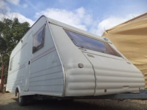 EXT. 1 WEST 3900 EU.