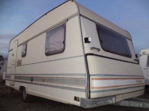 Caravana de ocasión Burstner Holiday sin papeles. Dispongo de otras 25 caravanas sin papeles -- RESERVADA. caravanas de ocasión EXT. 1 BURSTNER HOLIDAY 3900 EU.