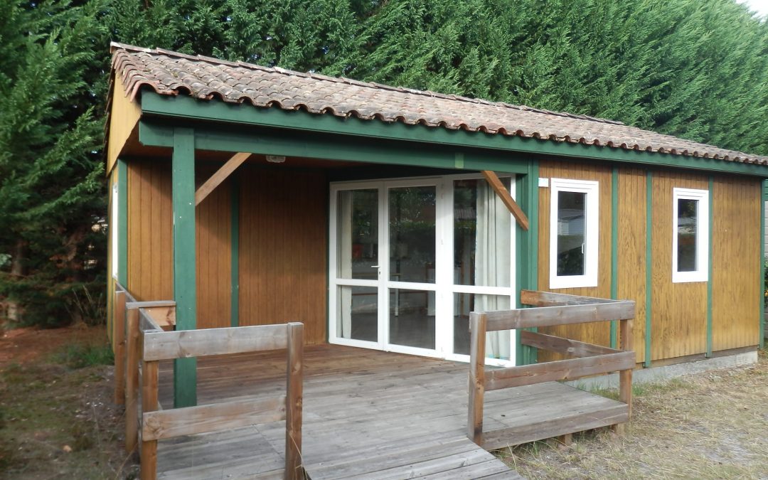 Casa prefabricada barata Cádiz. mitad de madera, mitad de Canexel de 50 m2