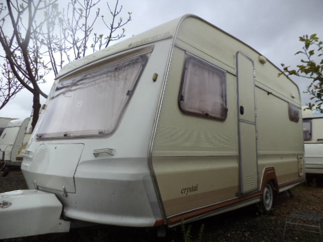Caravana usada Cristal sin documentación. Dispongo de otras 25 caravanas sin papeles.