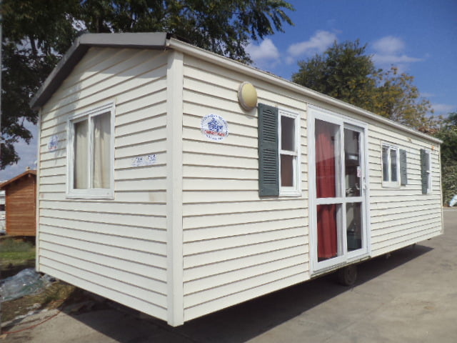 Casas prefabricadas móviles Seminuevas marca Roller en Sevilla de 8,5×3 metros,