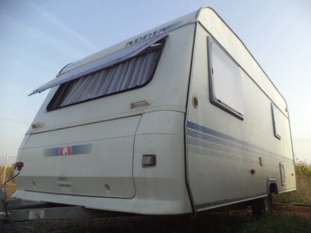 Caravana seminueva en Sevilla del año 2007 marca Adria 432 px. — Vendida.